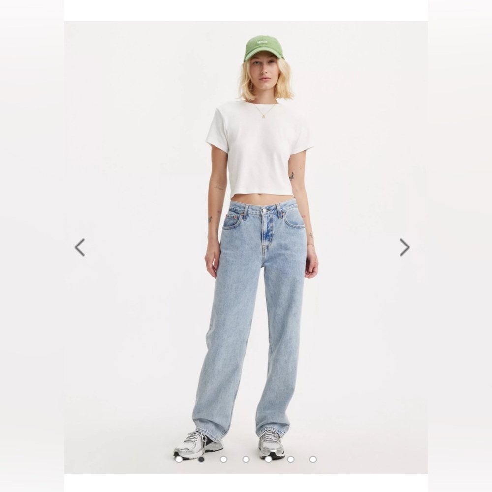 Like NEW! Levi’s Low Pro Straight Jean no stretch light wash A0964 size 29